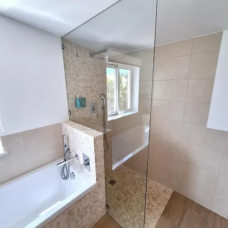 Romantik بيت ضيافة