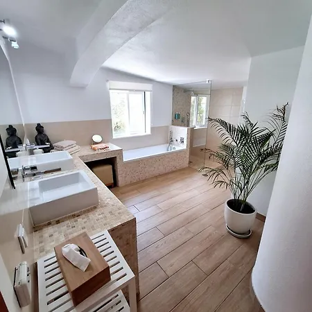 Romantik بيت ضيافة 4*