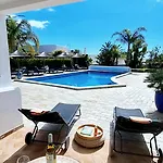 Konukevi Romantik 4*