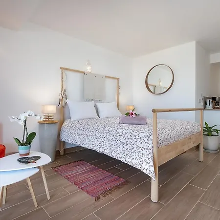 Romantik Guest house *